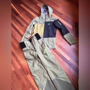 Ortovox Guardian 3L Jacket and Guardian 3L Pants set,  Size Medium,  green